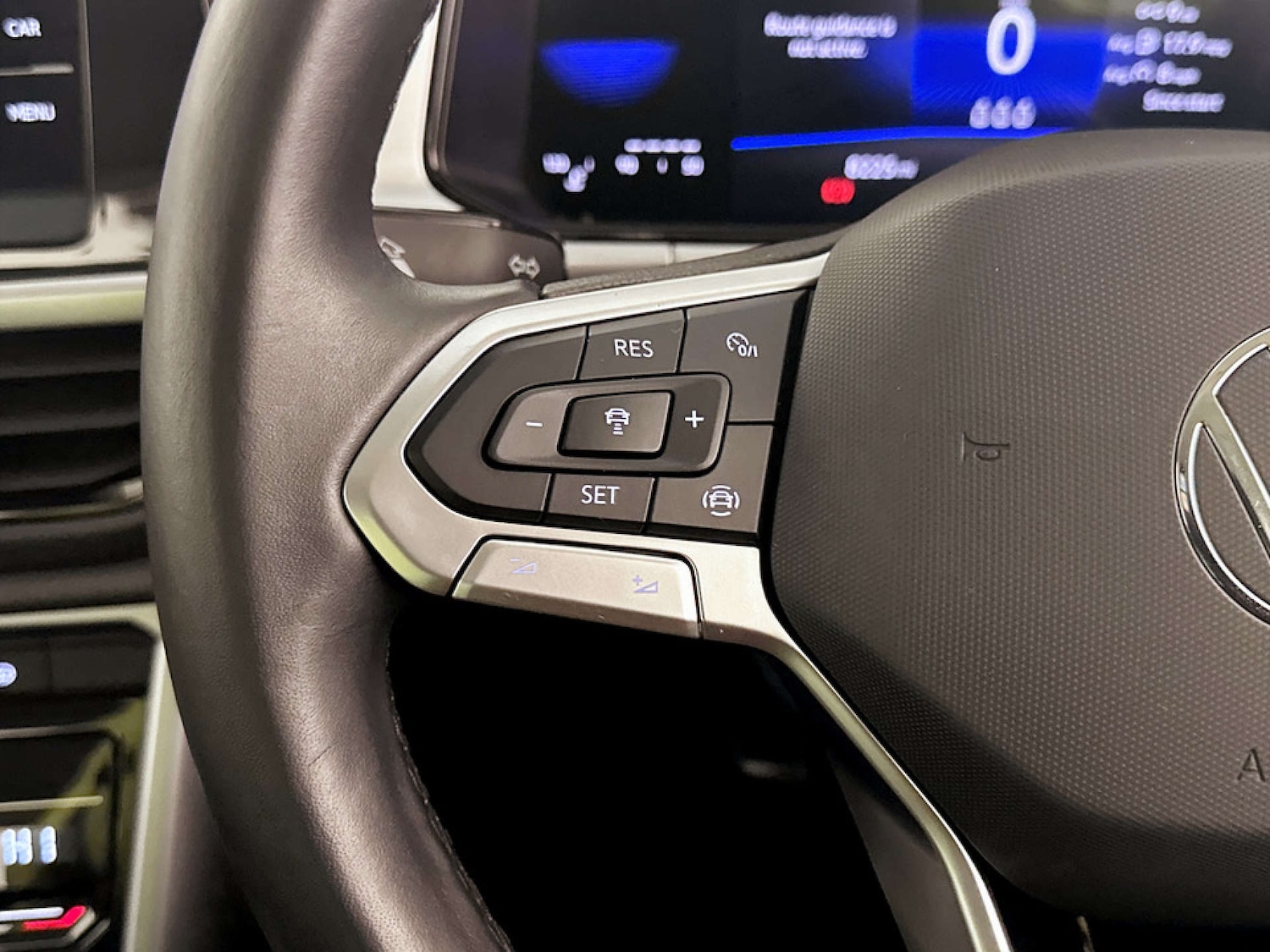 Used Volkswagen T-Roc 2023 for sale - 77288538: Photo 15