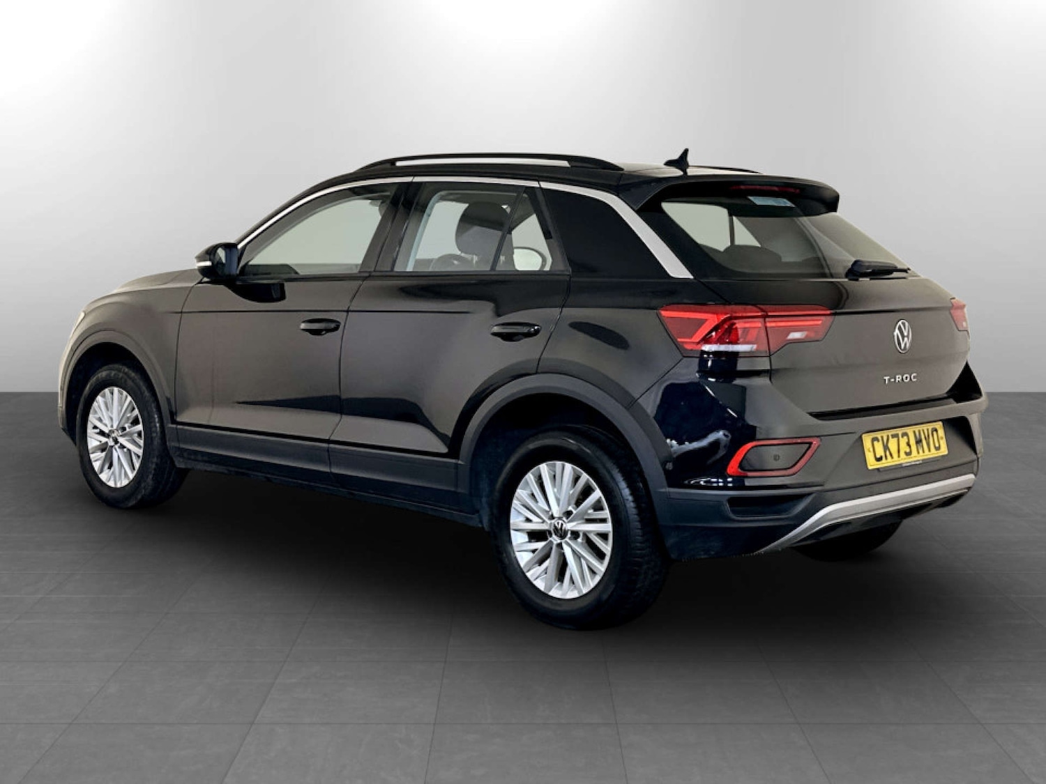 Used Volkswagen T-Roc 2023 for sale - 77288538: Photo 6