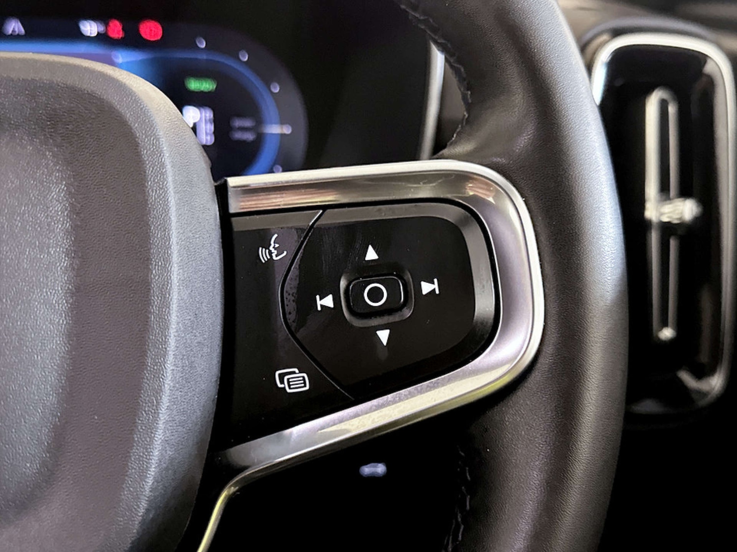 Used Volvo XC40 2022 for sale - 77186099: Photo 20