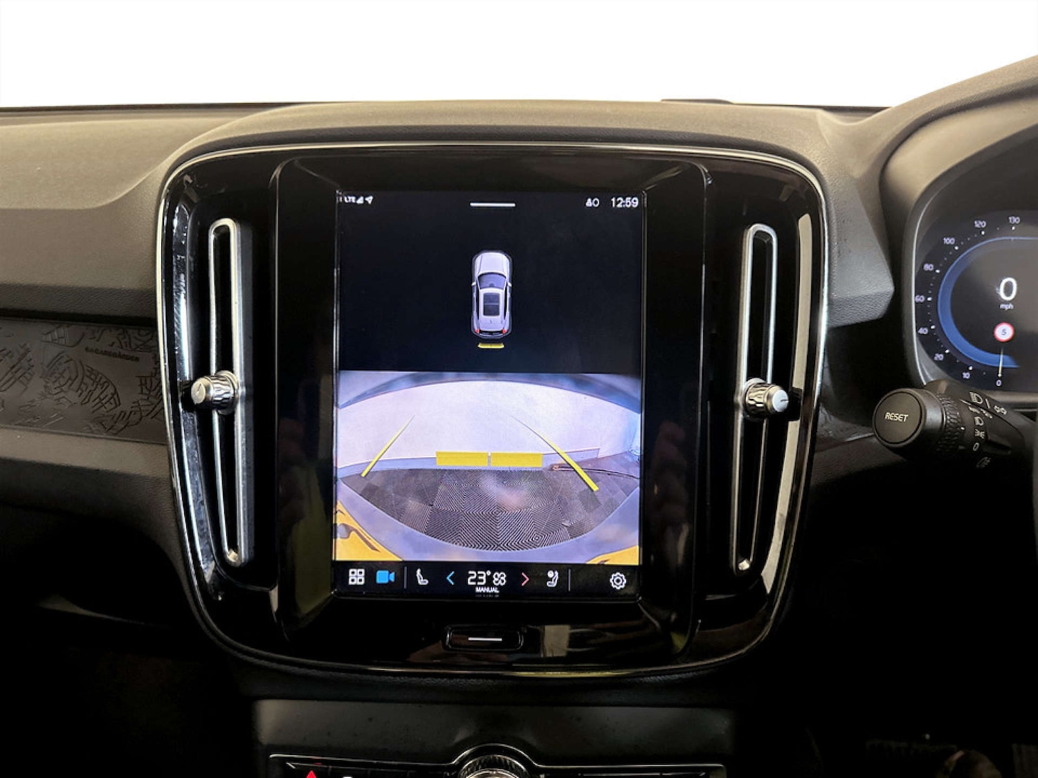 Used Volvo XC40 2022 for sale - 77186099: Photo 23