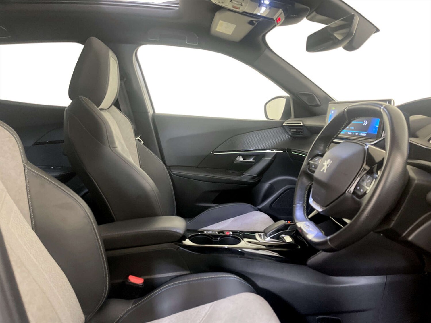 Used Peugeot E-2008 2020 for sale - 77701563: Photo 13