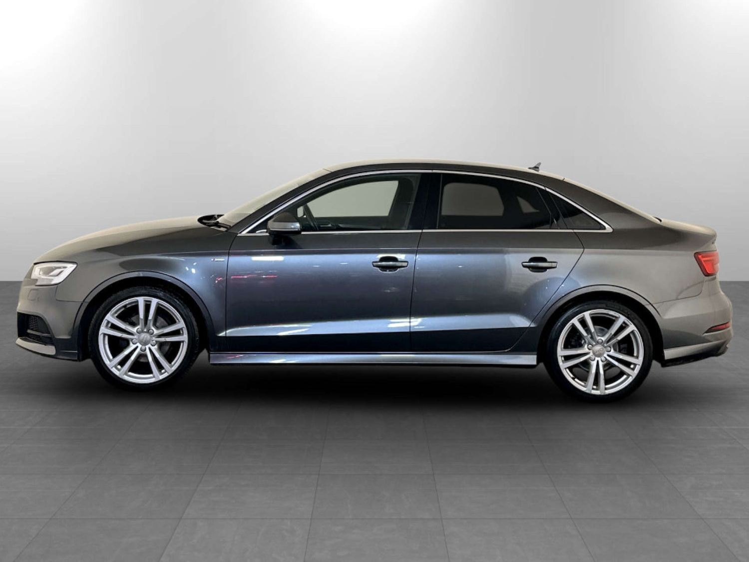 Used Audi A3 2018 for sale - 77271576: Photo 7