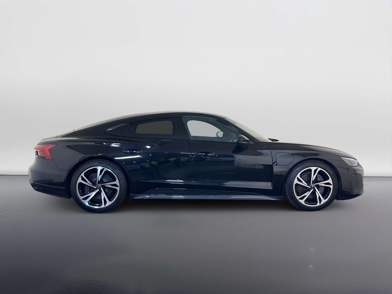 Used Audi e-tron GT 2023 for sale - 77998506: Photo 11