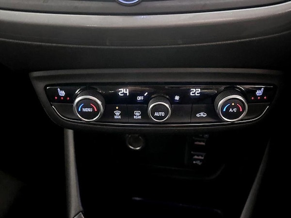 Used Vauxhall Crossland 2023 for sale - 76202223: Photo 24
