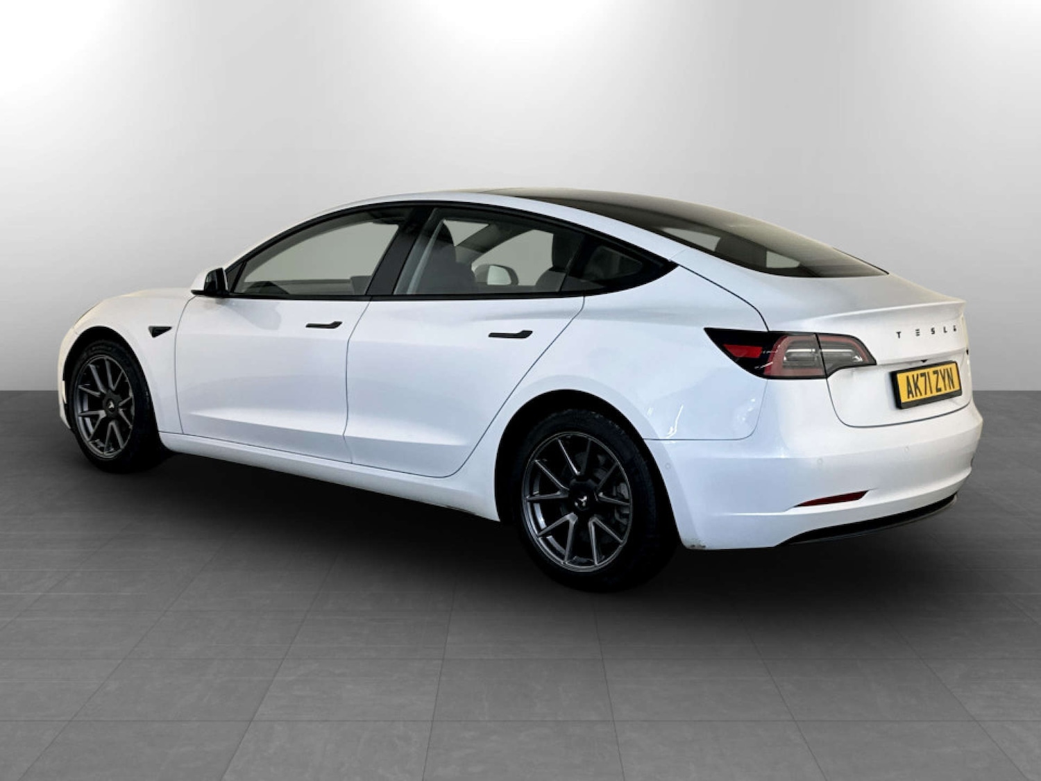 Used Tesla Model 3 2021 for sale - 77438665: Photo 8
