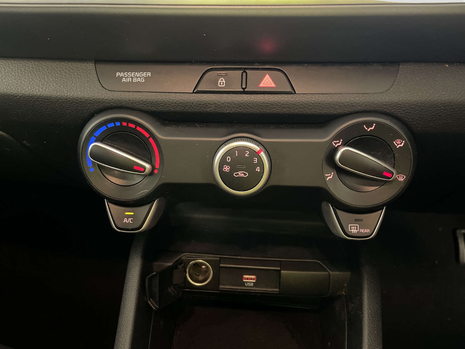 Used Kia Stonic 2025 for sale - 77920786: Photo 24