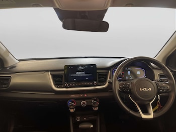 Used Kia Stonic 2025 for sale - 77920786: Photo