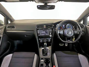 Used Volkswagen Golf 2017 for sale - 75406448: Photo