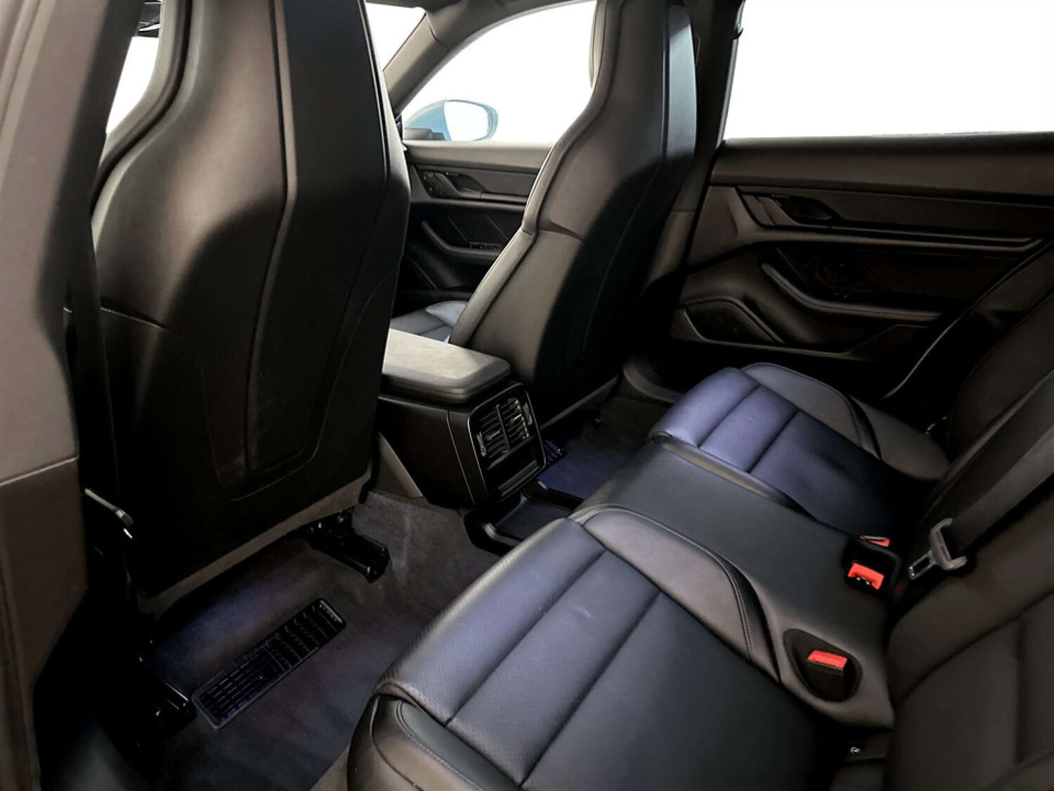 Used Porsche Taycan 2022 for sale - 77523427: Photo 13