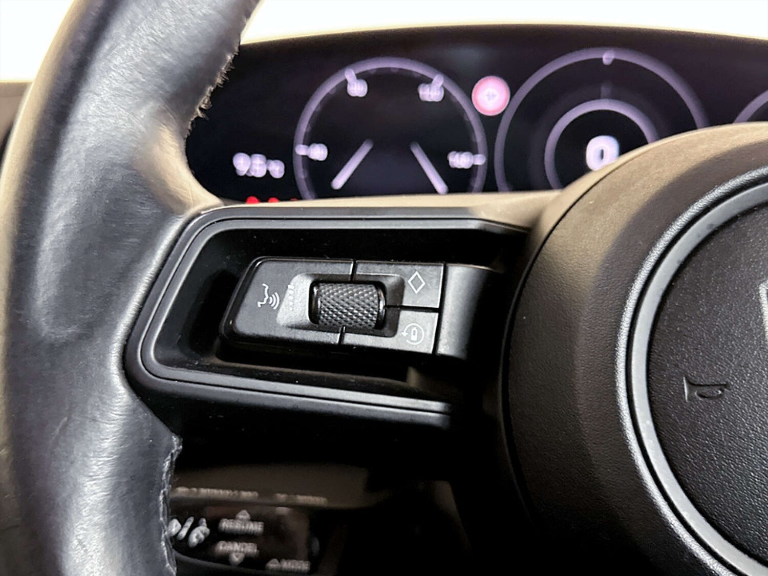 Used Porsche Taycan 2022 for sale - 77523427: Photo 17