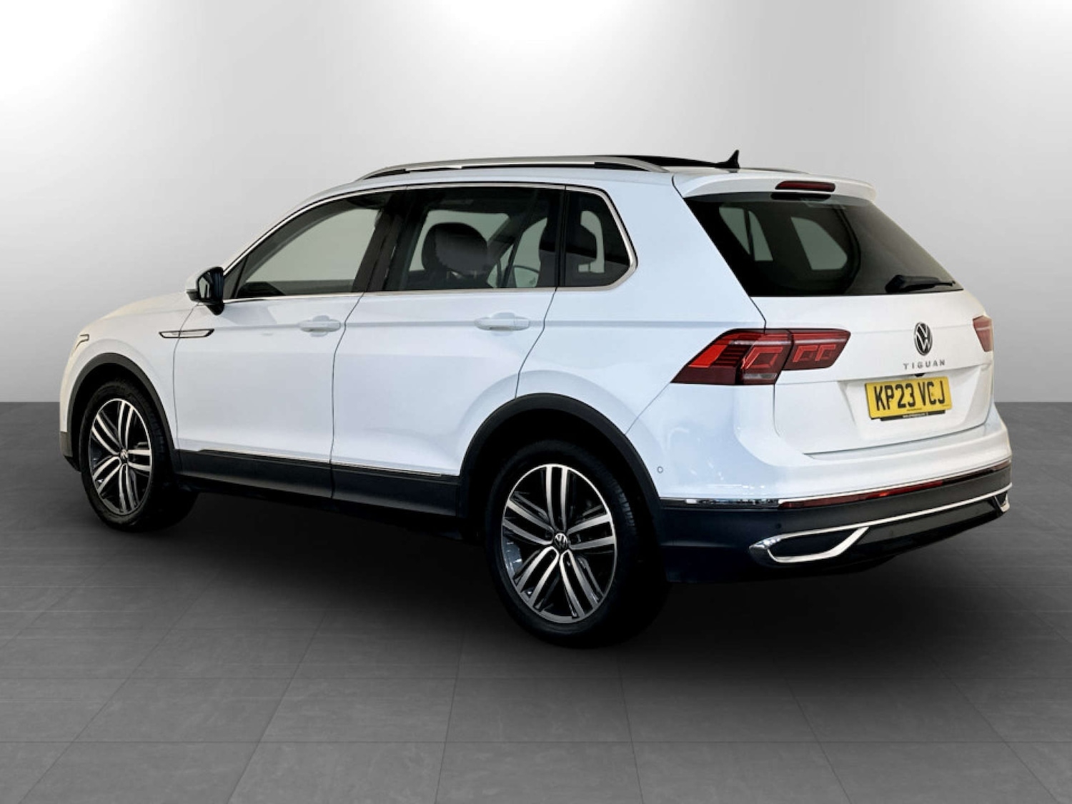 Used Volkswagen Tiguan 2023 for sale - 77583953: Photo 8