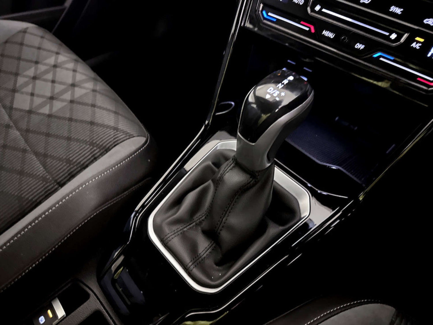 Used Volkswagen T-Roc 2022 for sale - 77185743: Photo 26