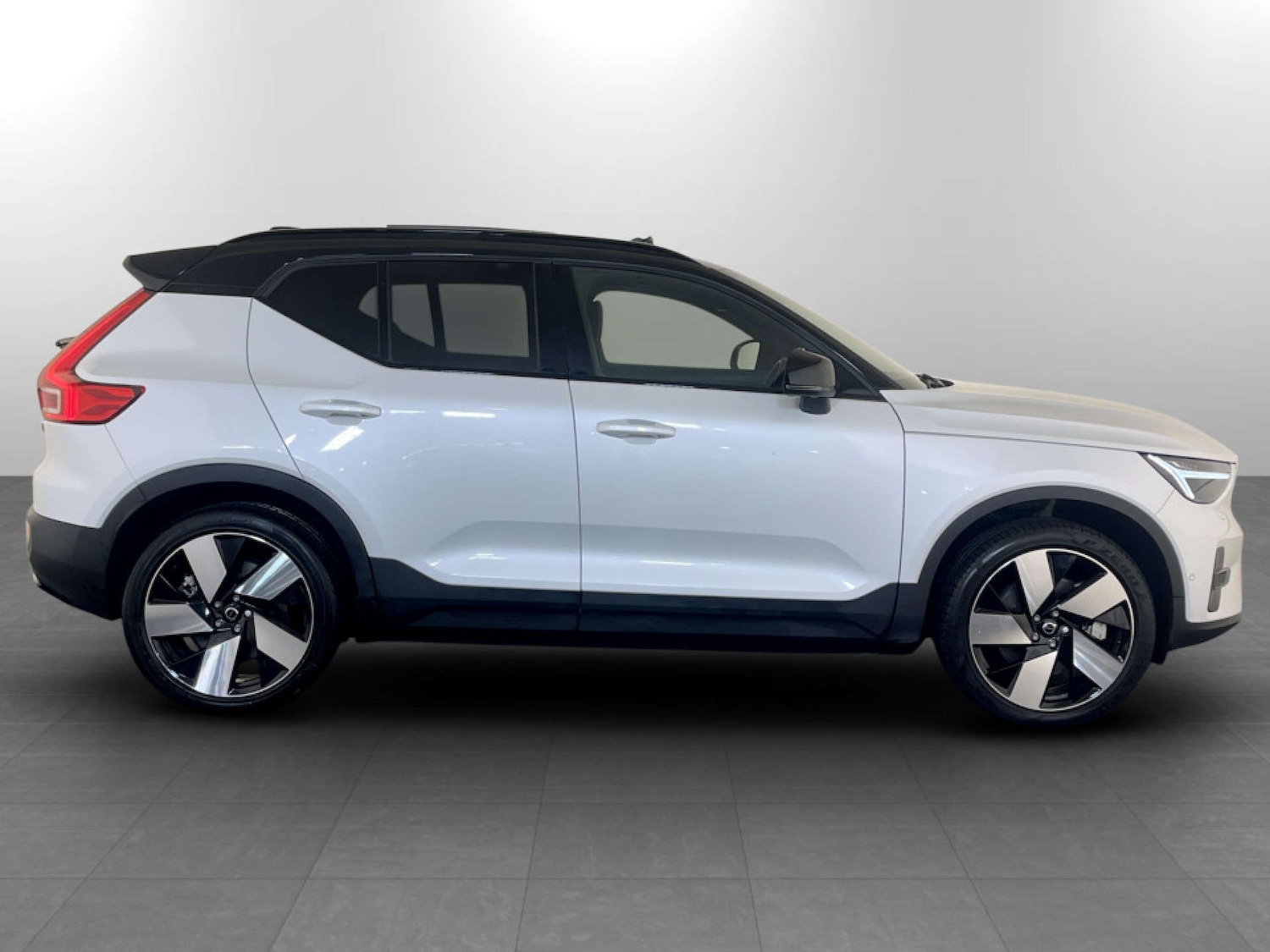 Used Volvo XC40 2022 for sale - 77185976: Photo 11