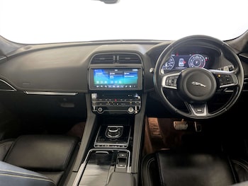 Used Jaguar F-Pace 2019 for sale - 77259137: Photo