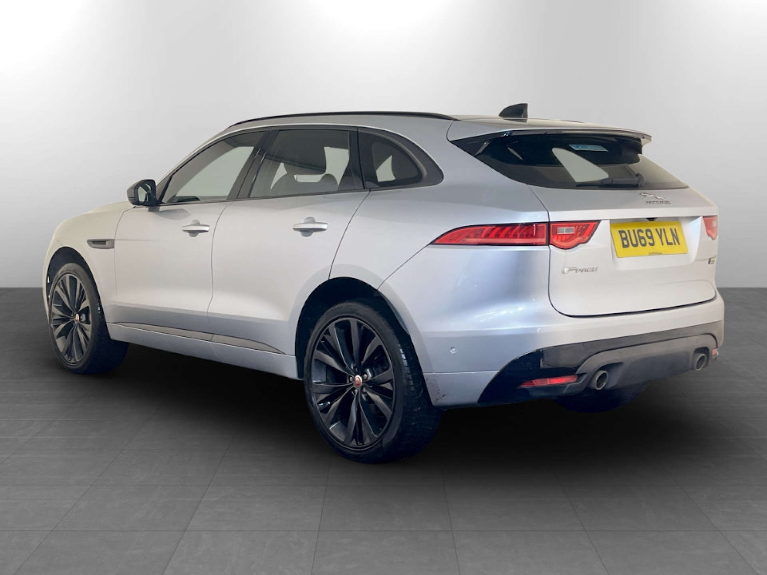 Used Jaguar F-Pace 2019 for sale - 77259137: Photo 8