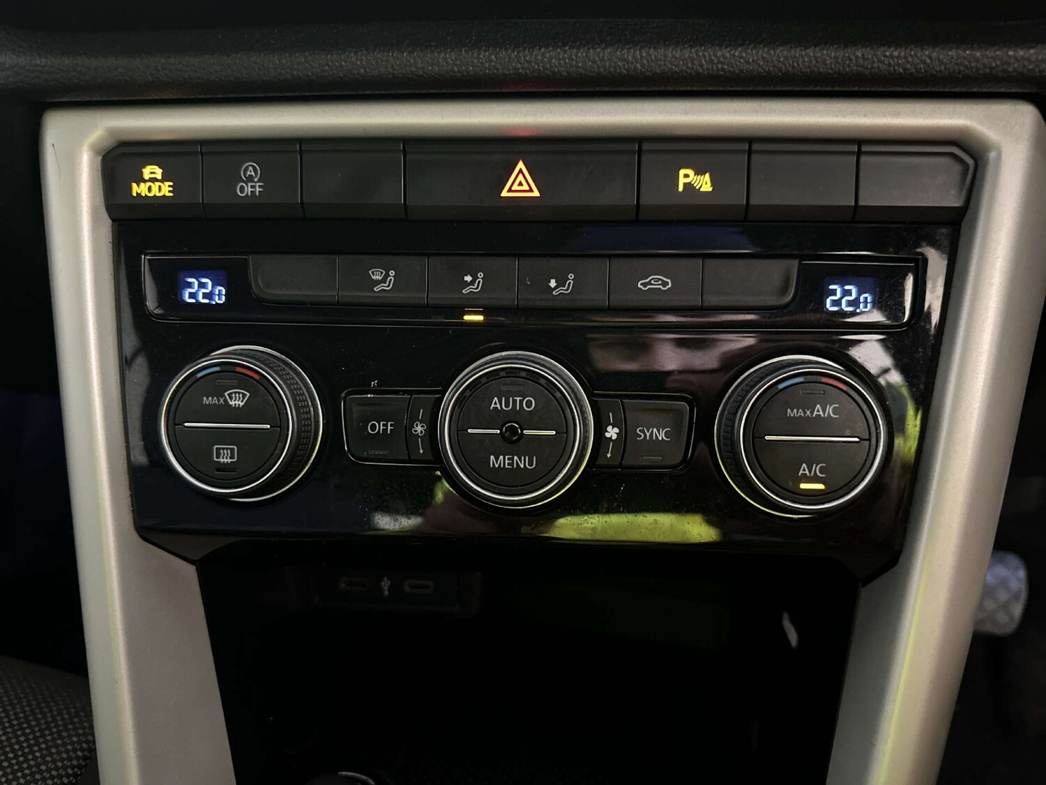 Used Volkswagen T-Roc 2020 for sale - 77900947: Photo 25