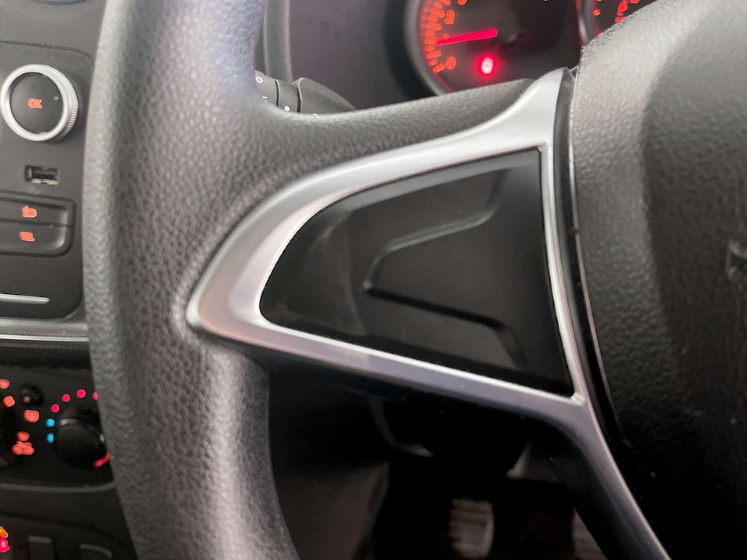 Used Dacia Sandero Stepway 2019 for sale - 77535166: Photo 17