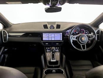 Used Porsche Cayenne 2021 for sale - 75712735: Photo