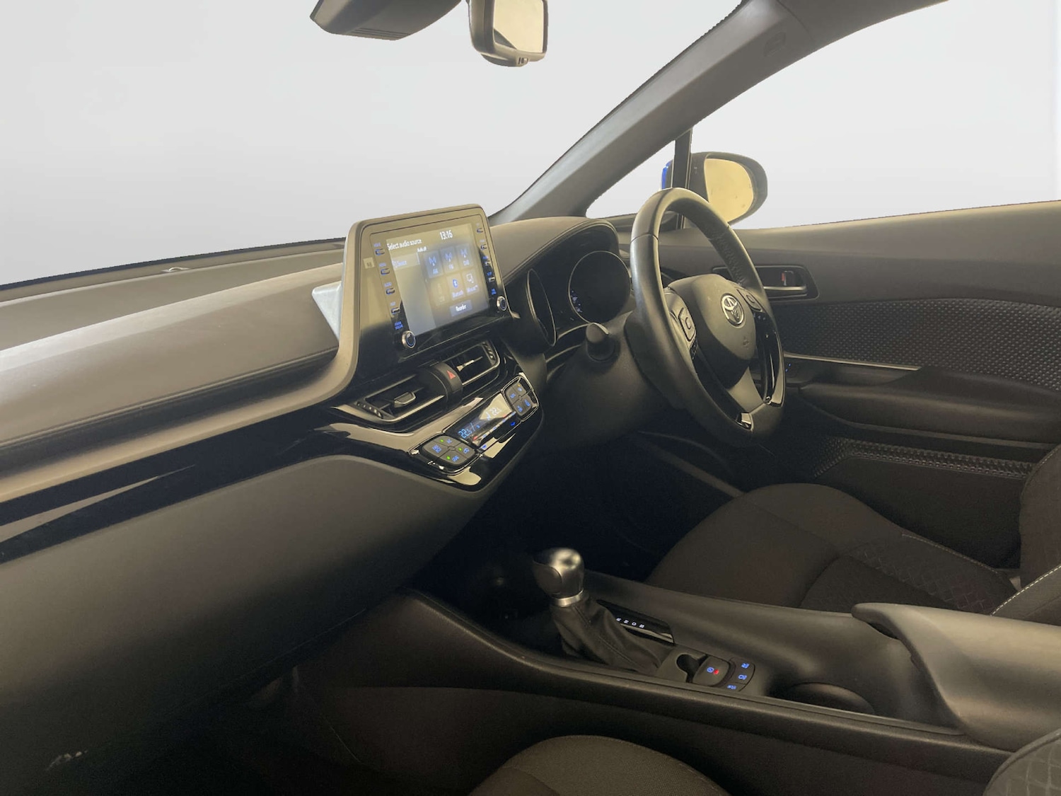 Used Toyota C-HR 2020 for sale - 77915402: Photo 12