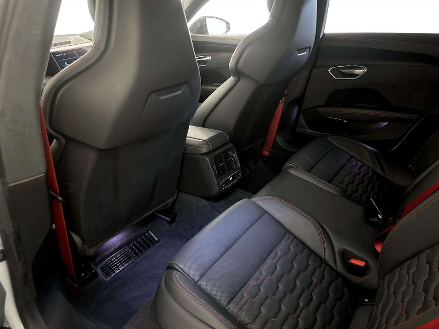 Used Audi RS e-tron GT 2022 for sale - 77186123: Photo 15