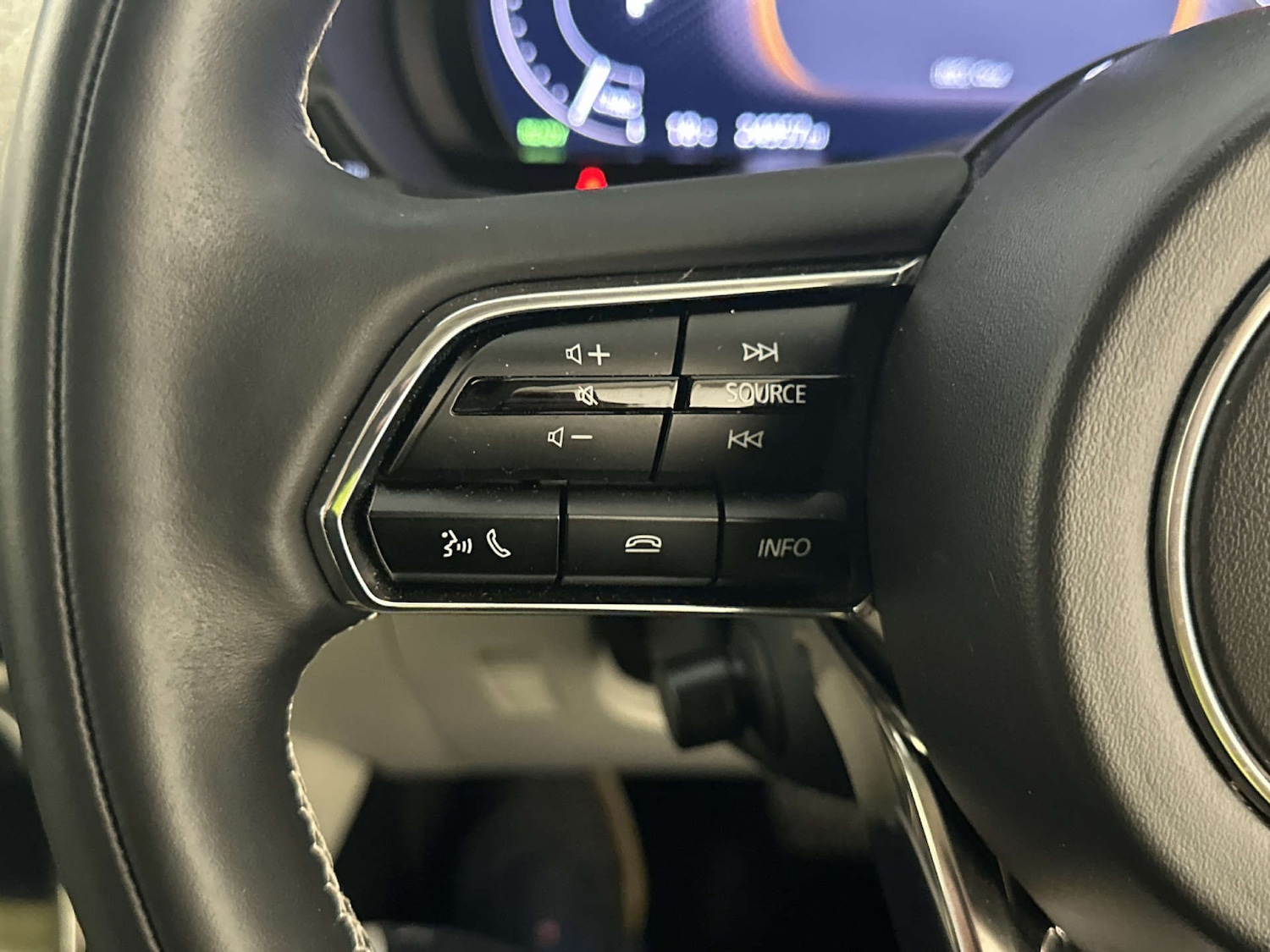 Used Mazda CX-60 2023 for sale - 77990056: Photo 16