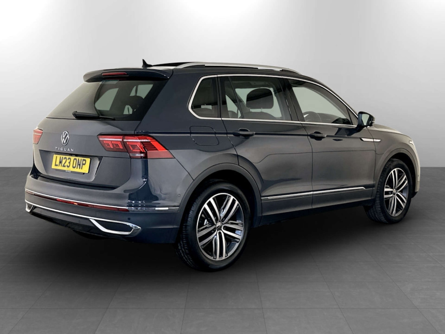 Used Volkswagen Tiguan 2023 for sale - 77758660: Photo 10