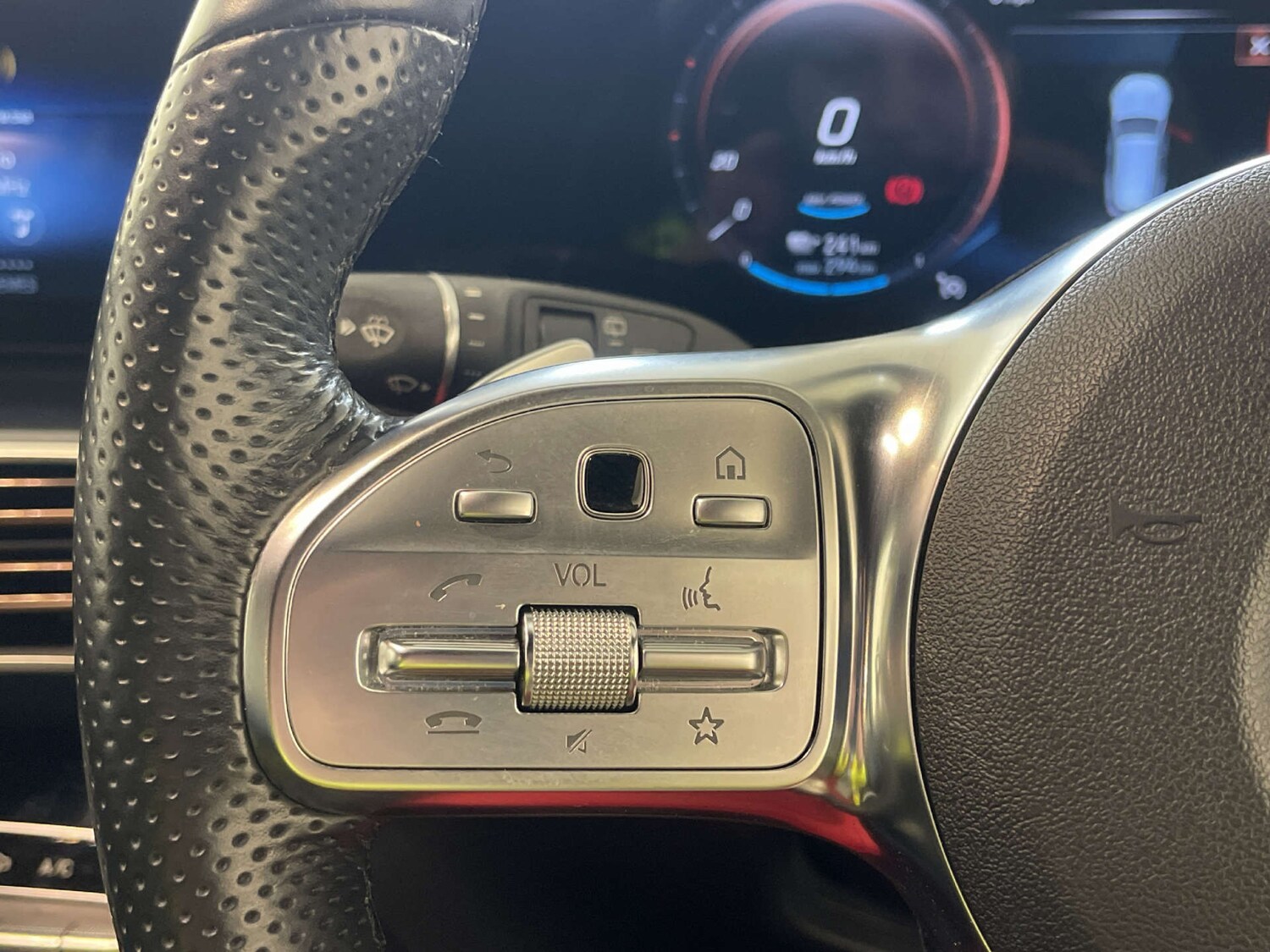 Used Mercedes-Benz EQC 2022 for sale - 77920832: Photo 17