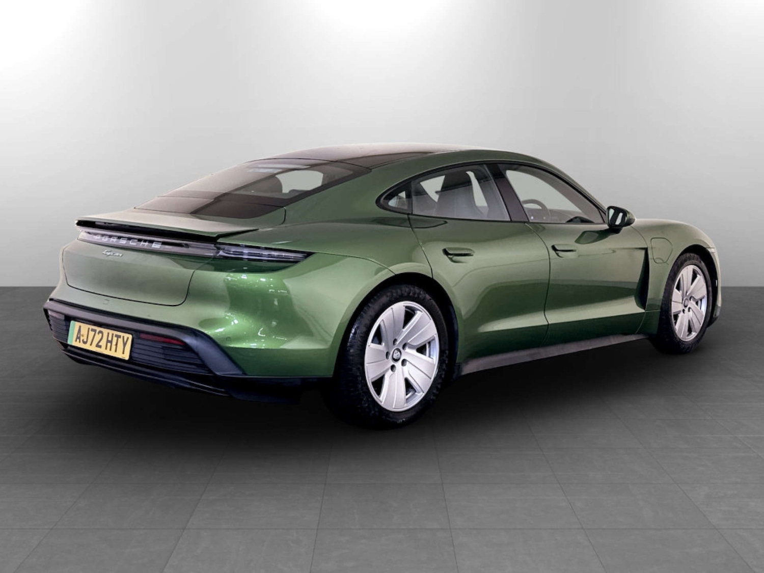 Used Porsche Taycan 2022 for sale - 77220997: Photo 11