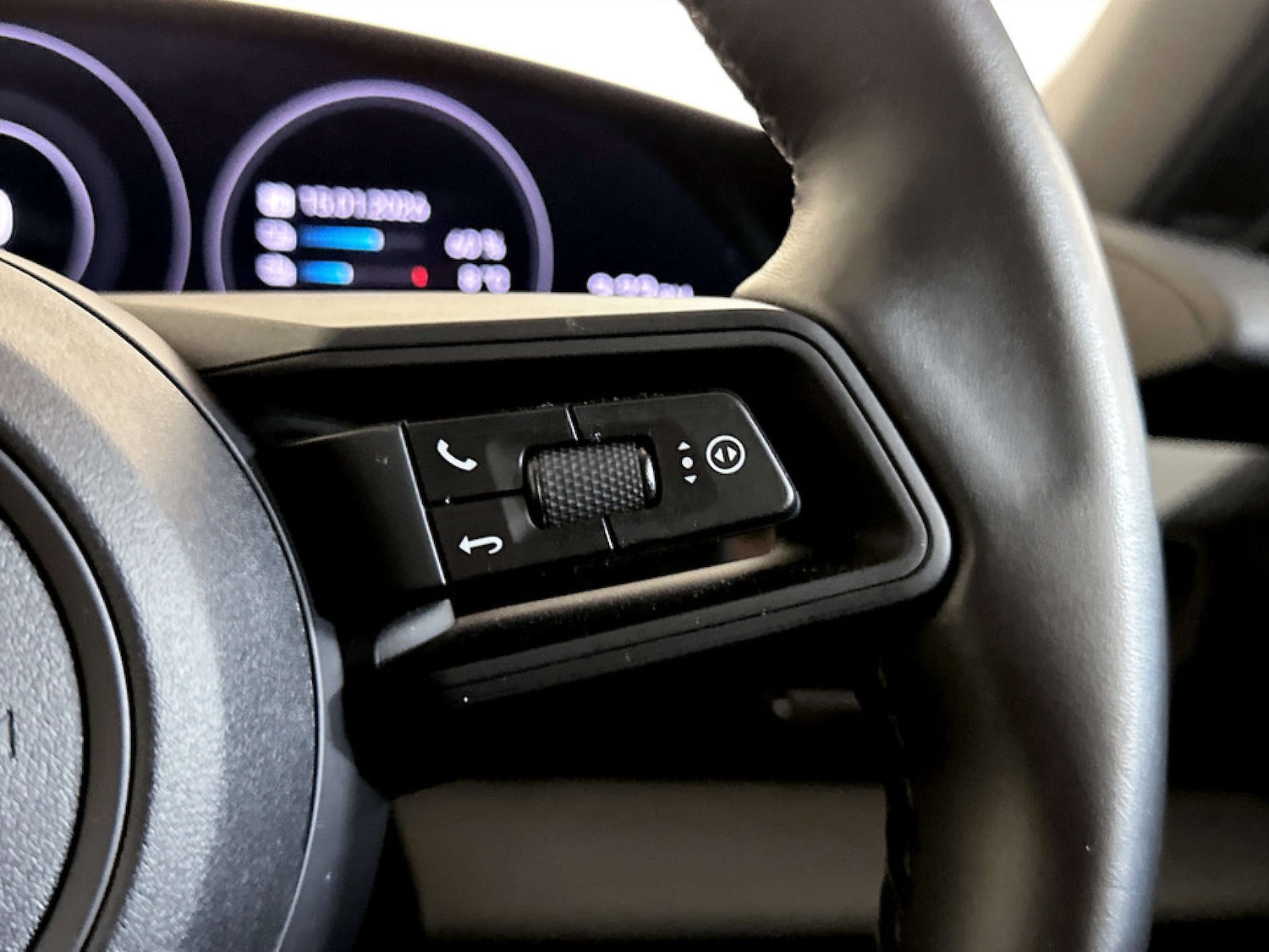 Used Porsche Taycan 2022 for sale - 77220997: Photo 21