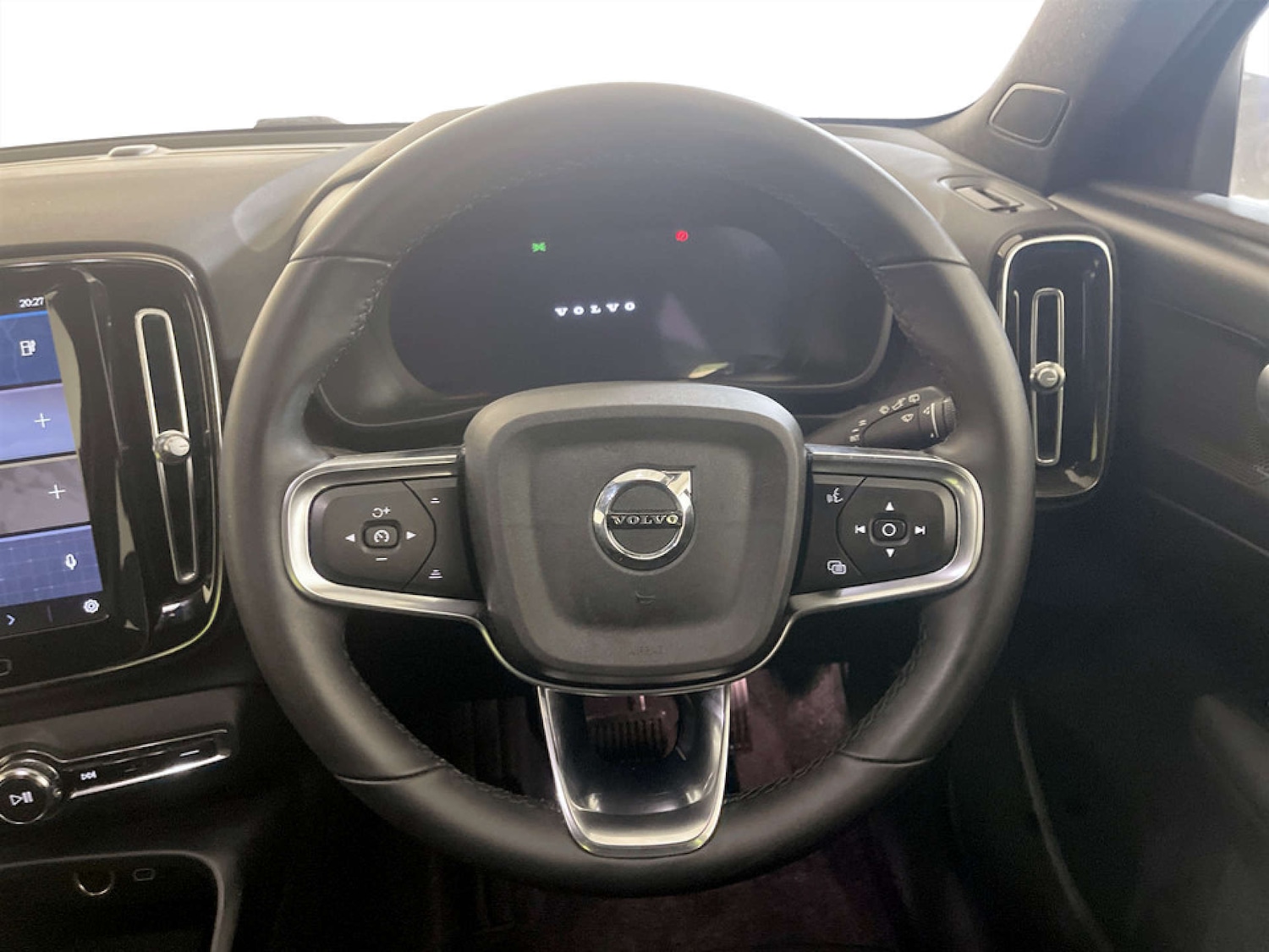 Used Volvo XC40 2022 for sale - 77195897: Photo 17