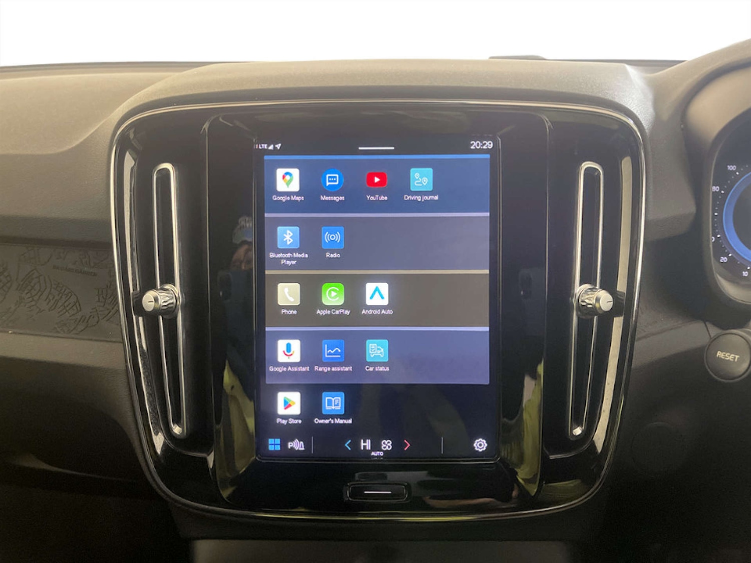 Used Volvo XC40 2022 for sale - 77195897: Photo 25