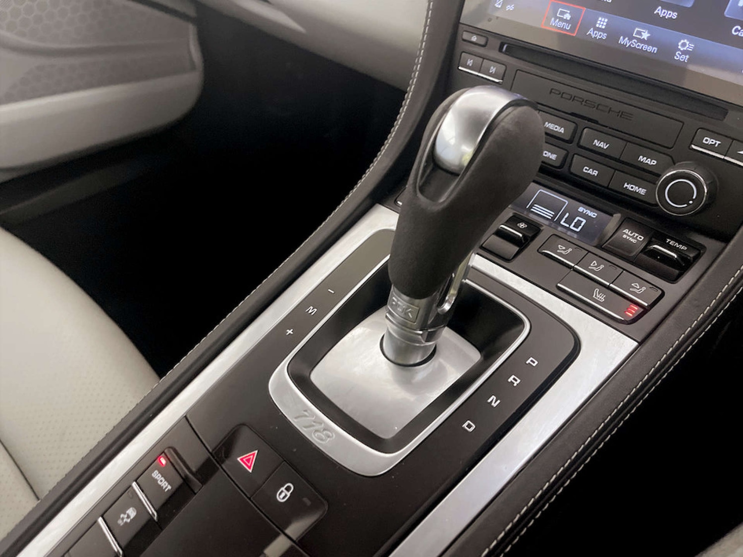 Used Porsche Cayman 2018 for sale - 77437479: Photo 26