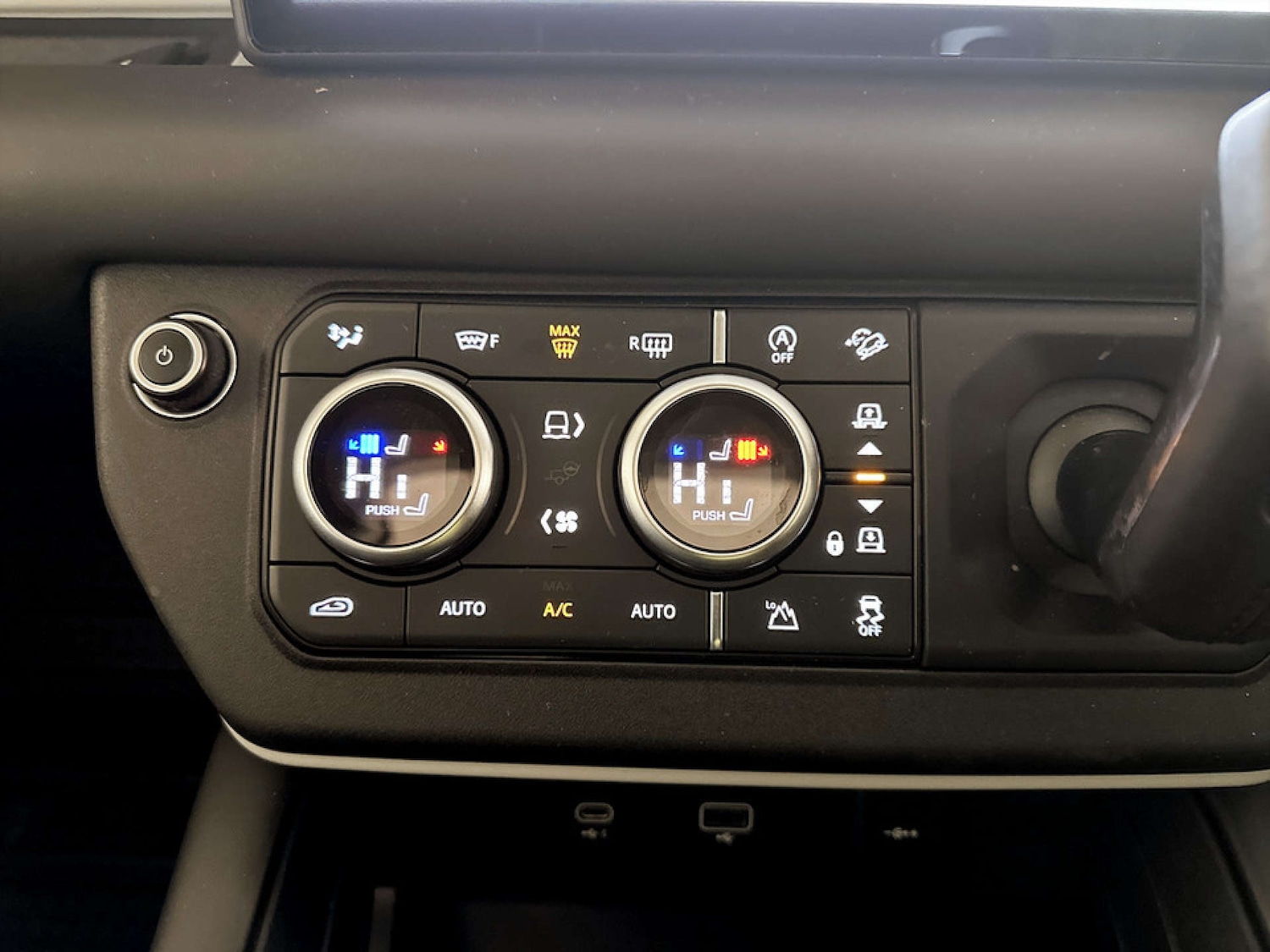 Used Land Rover Defender 2020 for sale - 77342223: Photo 26