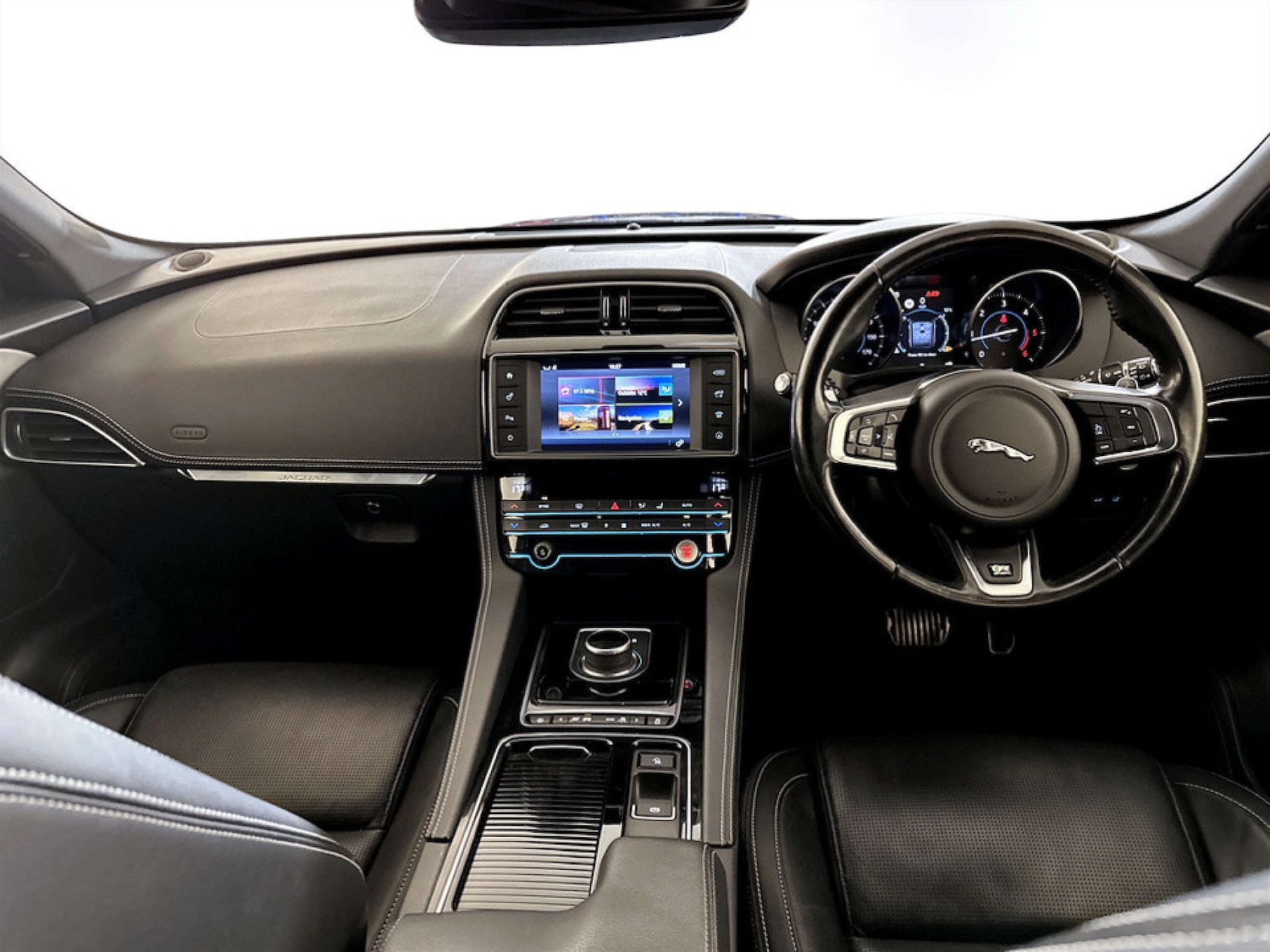 Used Jaguar F-Pace 2018 for sale - 77758651: Photo 3