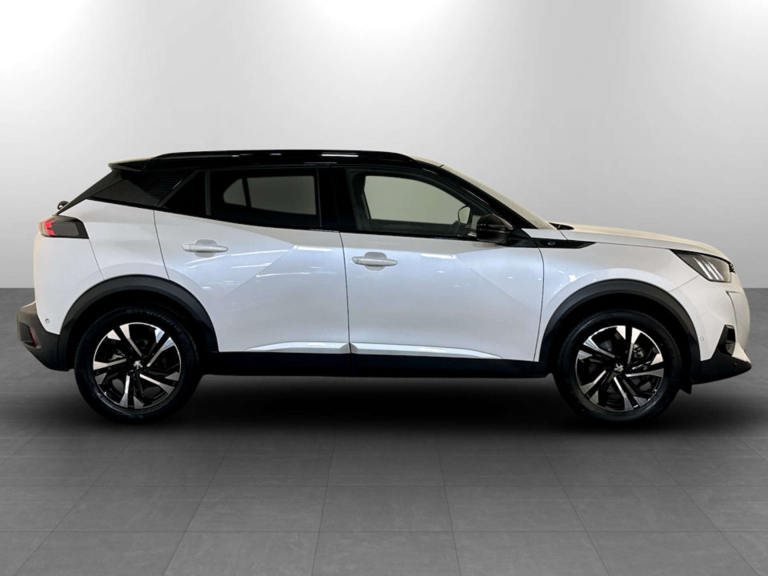 Used Peugeot E-2008 2021 for sale - 77571356: Photo 11