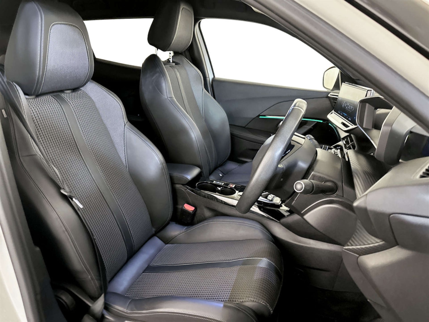 Used Peugeot E-2008 2021 for sale - 77571356: Photo 13