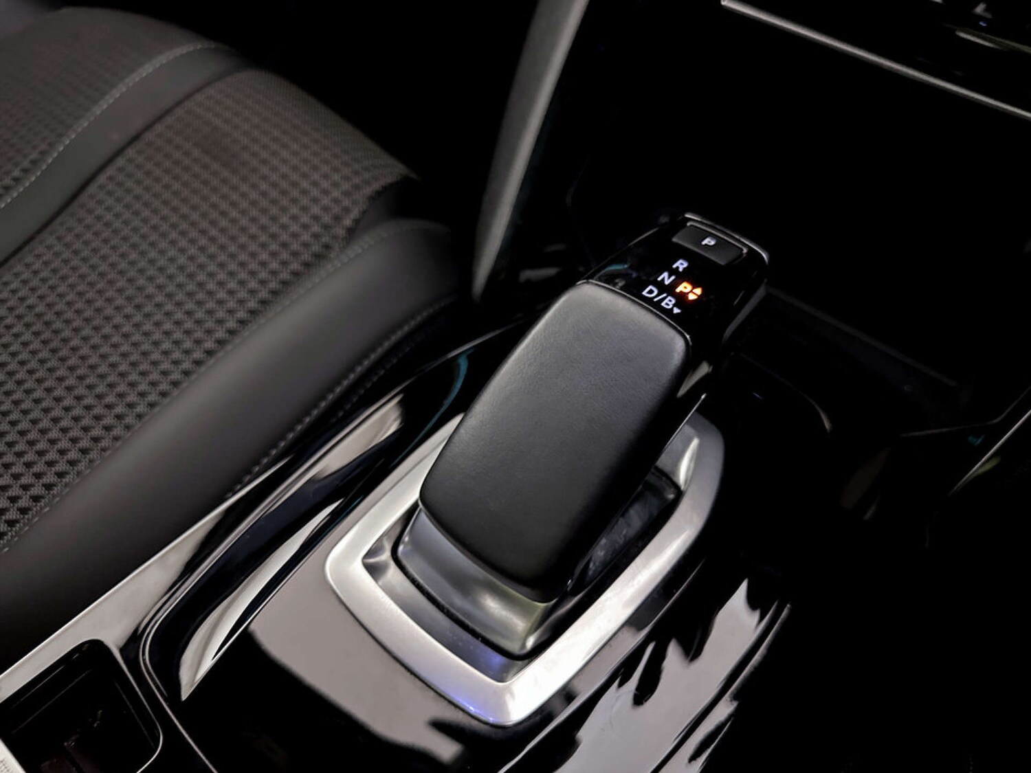 Used Peugeot E-2008 2021 for sale - 77571356: Photo 25