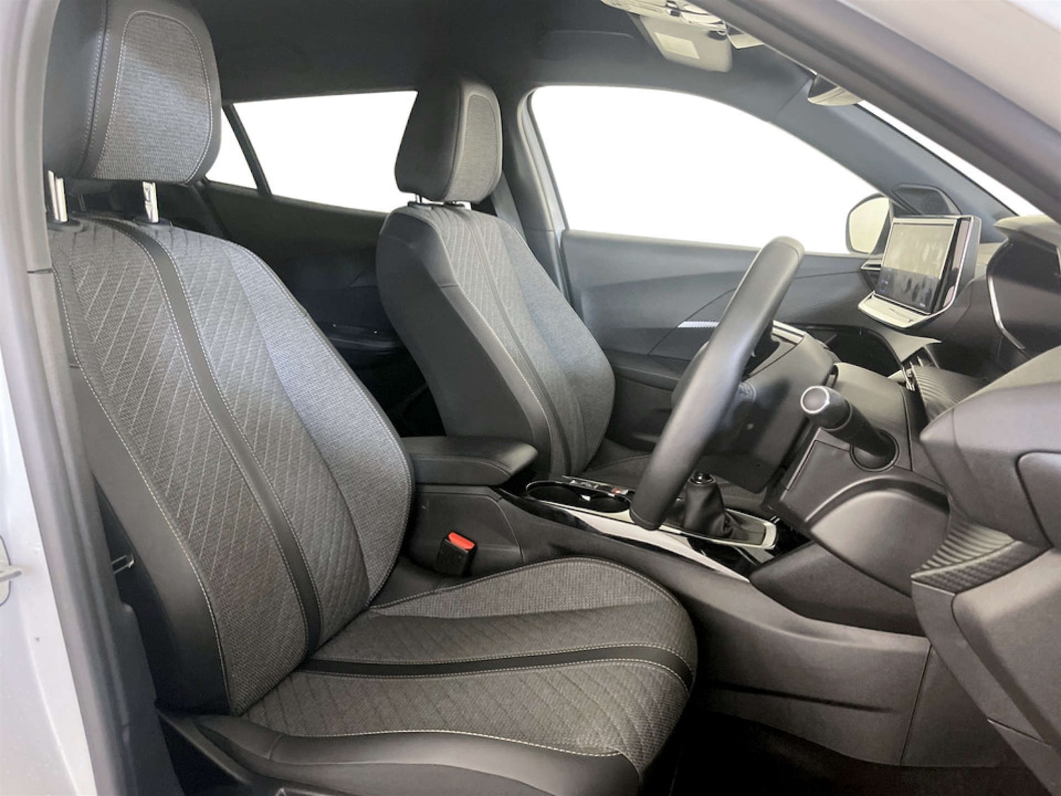 Used Peugeot 2008 2023 for sale - 77681185: Photo 13