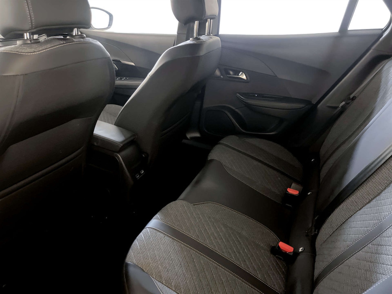 Used Peugeot 2008 2023 for sale - 77681185: Photo 14