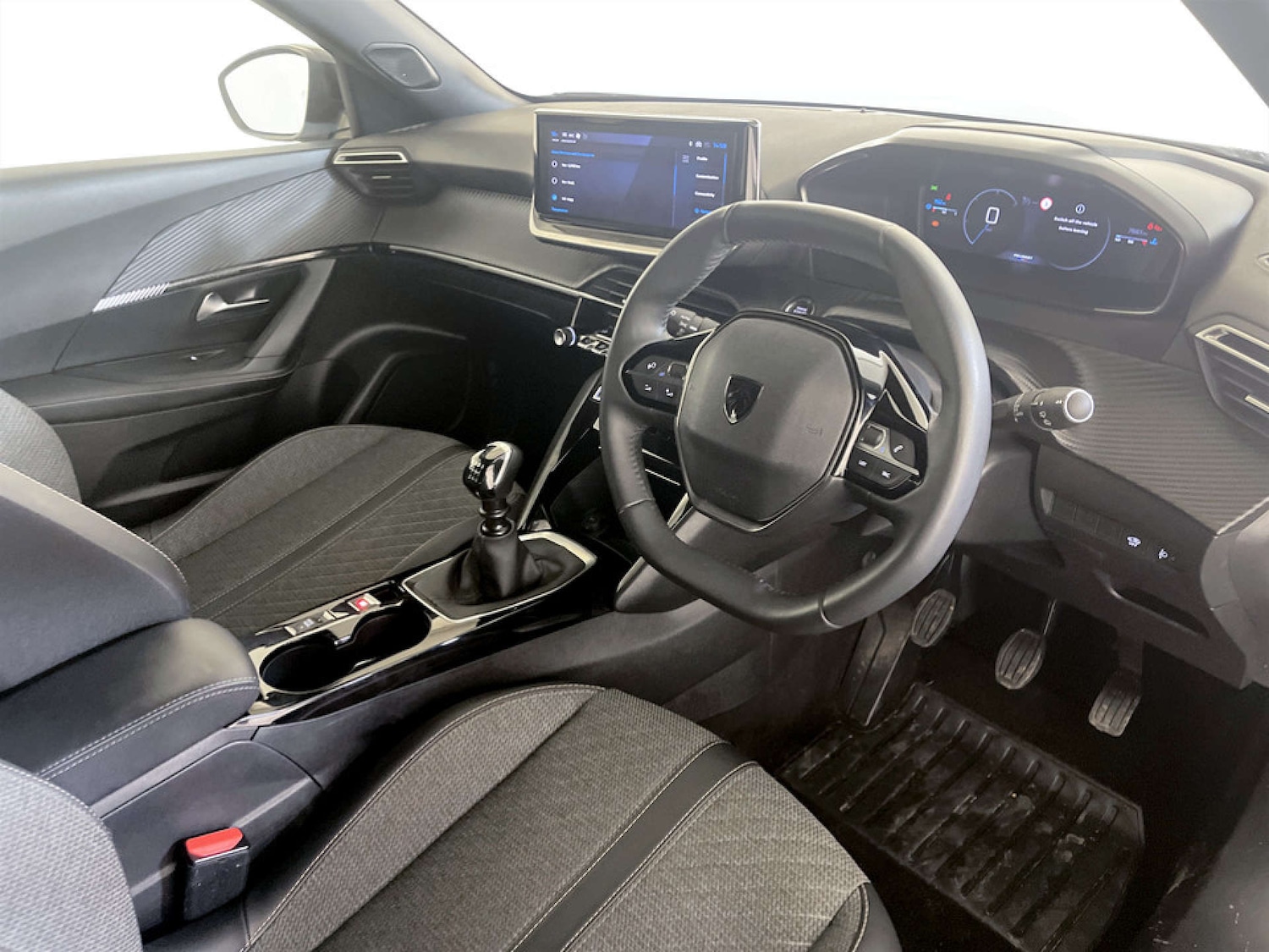 Used Peugeot 2008 2023 for sale - 77681185: Photo 16