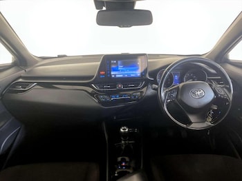 Used Toyota C-HR 2017 for sale - 76797184: Photo