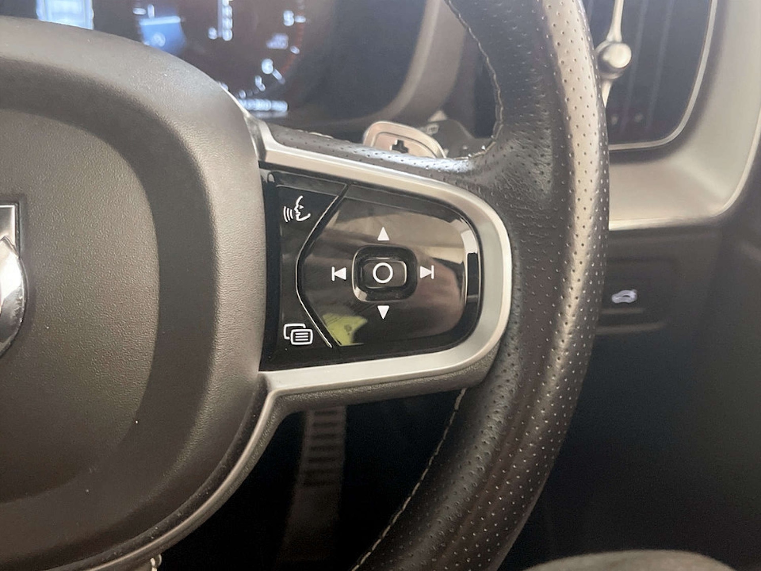 Used Volvo XC60 2019 for sale - 77186118: Photo 20