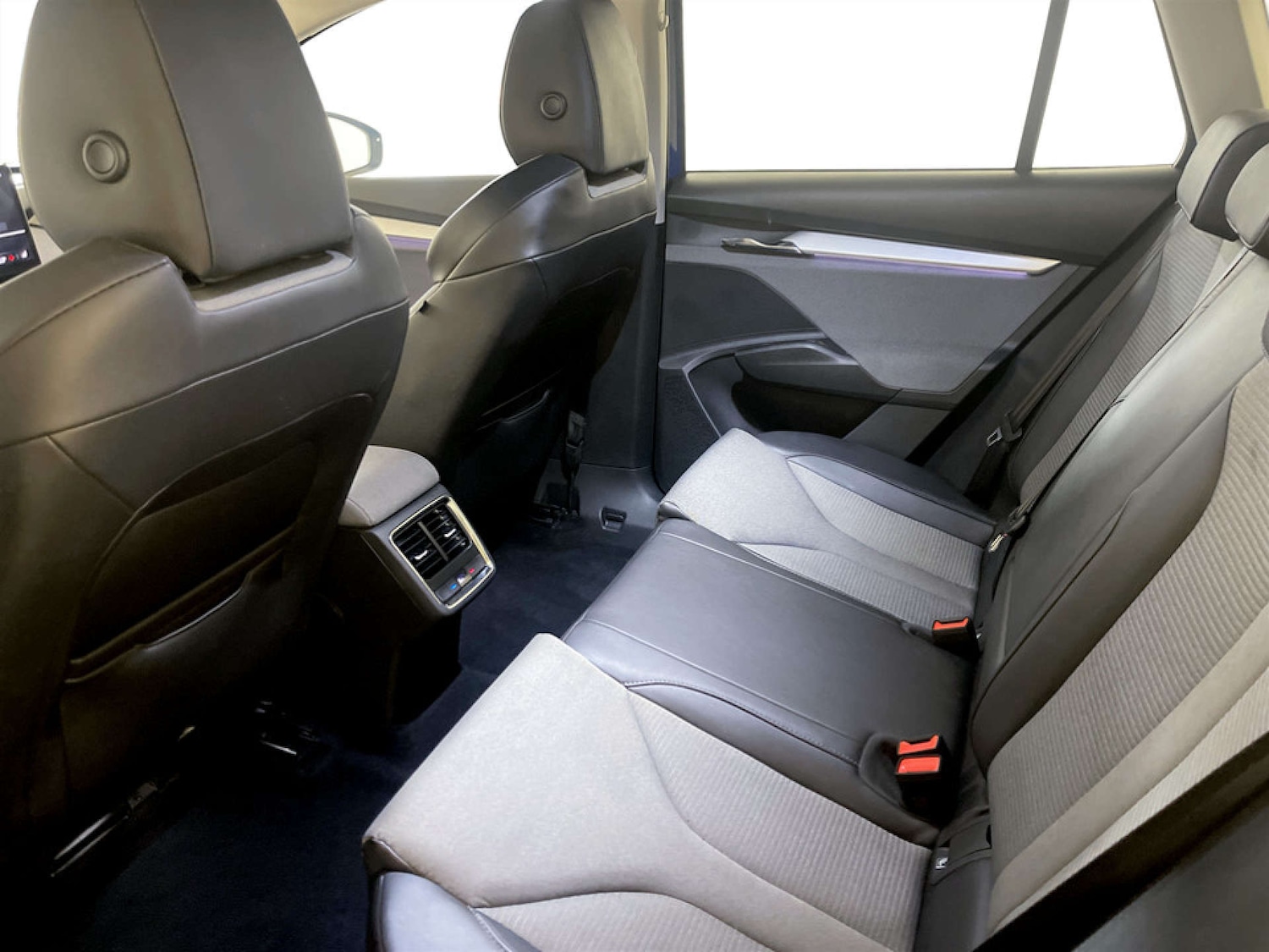 Used Skoda Enyaq 2022 for sale - 77437507: Photo 14