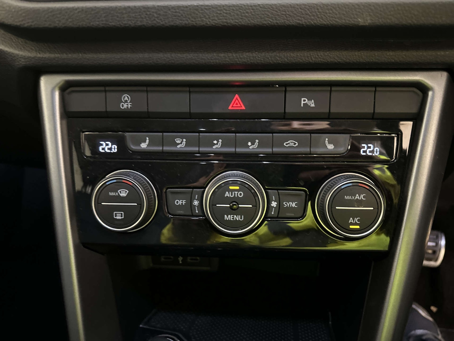 Used Volkswagen T-Roc 2022 for sale - 78039661: Photo 24