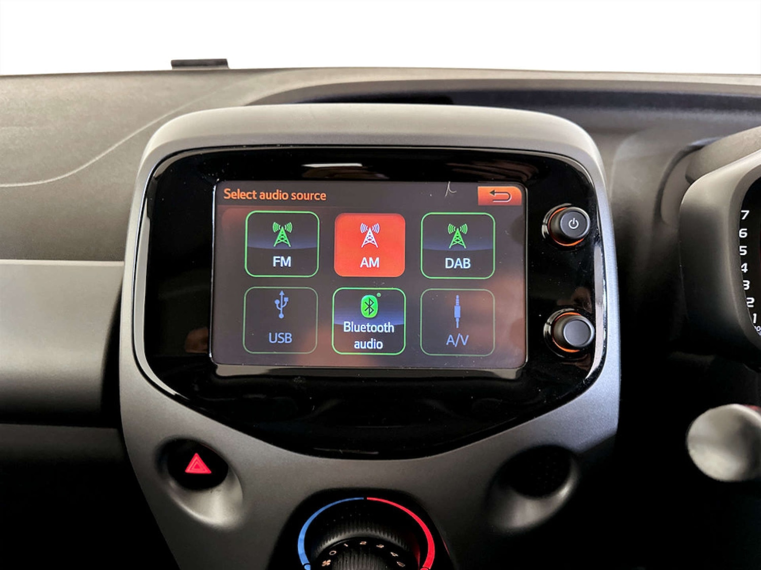 Used Toyota AYGO 2019 for sale - 77434588: Photo 21