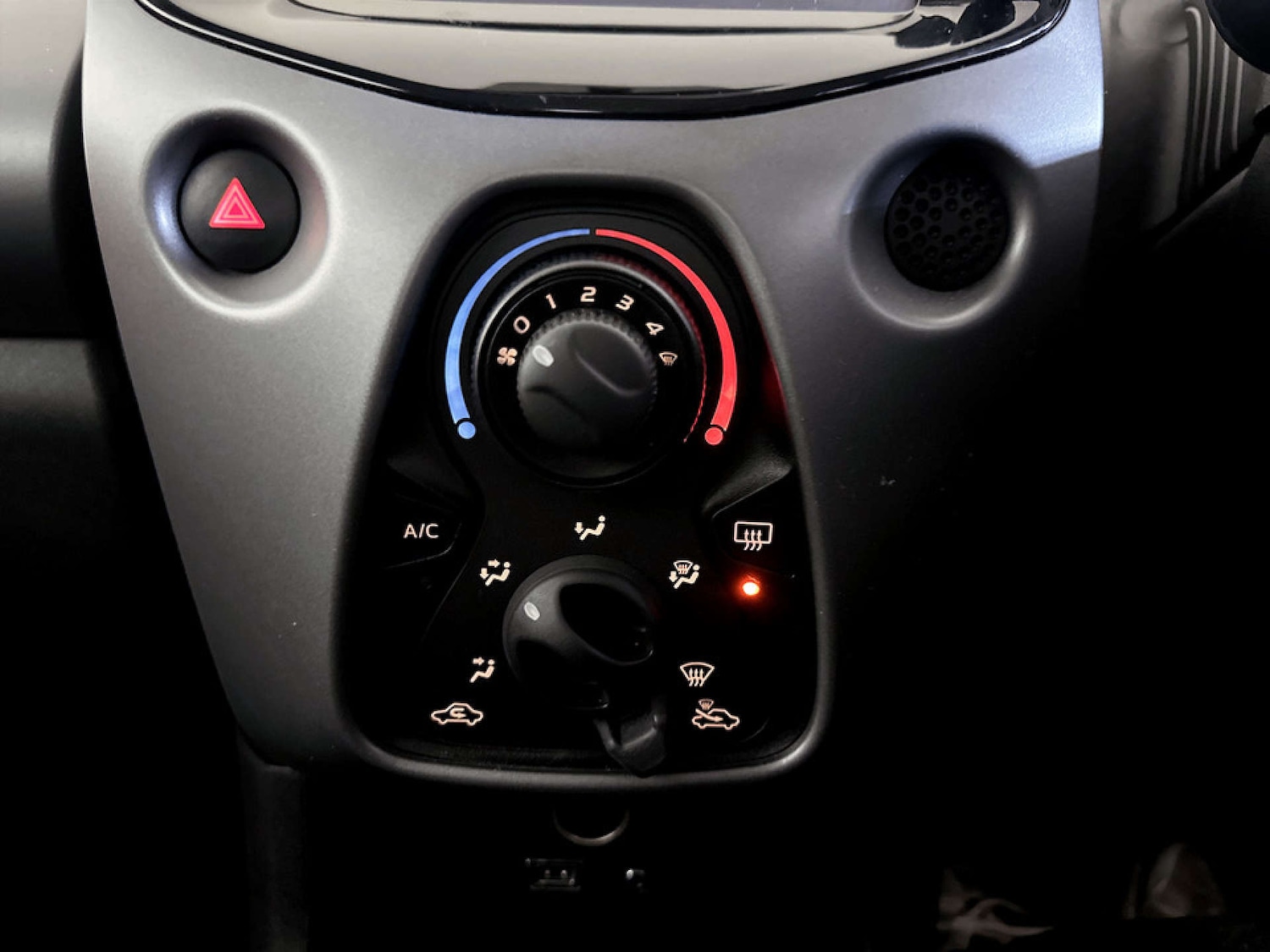 Used Toyota AYGO 2019 for sale - 77434588: Photo 24