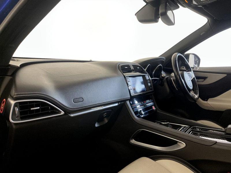 Used Jaguar F-Pace 2017 for sale - 76344366: Photo 12