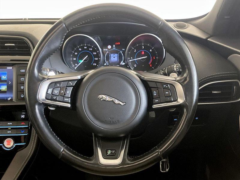 Used Jaguar F-Pace 2017 for sale - 76344366: Photo 16