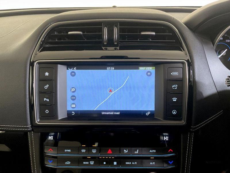 Used Jaguar F-Pace 2017 for sale - 76344366: Photo 21