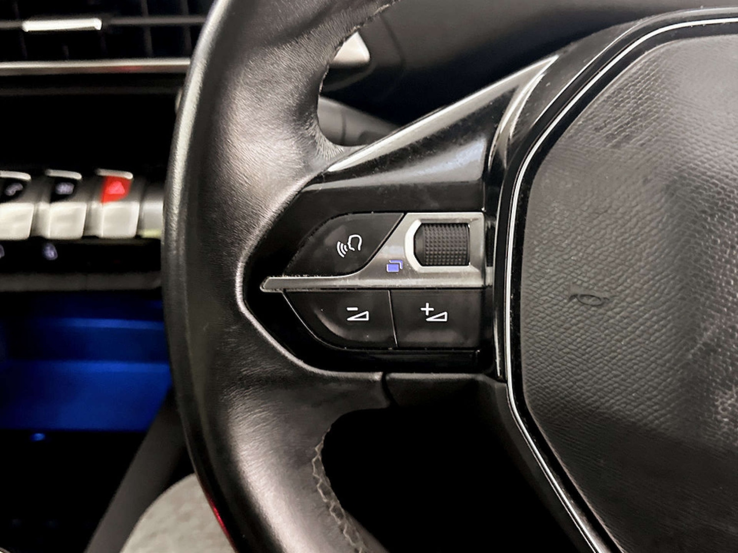 Used Peugeot 3008 2019 for sale - 77186039: Photo 17